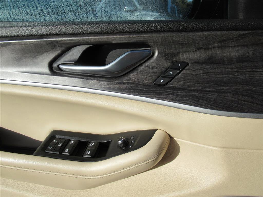 Used 2022 Jeep Grand Cherokee Limited 4xe image 17