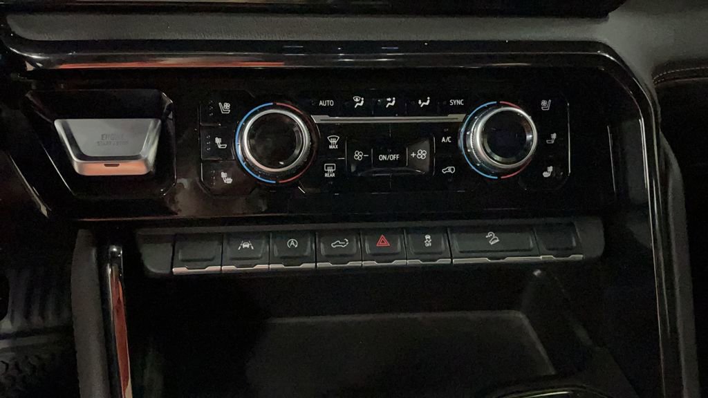 Used 2022 GMC Sierra 1500 AT4 w/ AT4 Preferred Package image 16