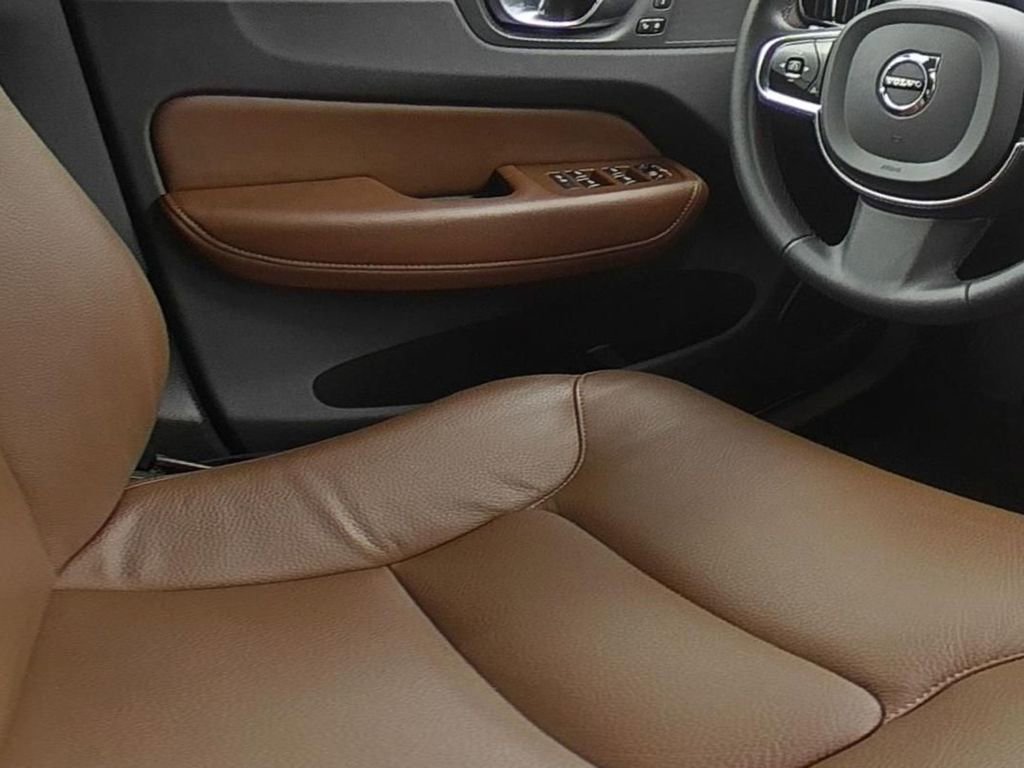 Used 2024 Volvo XC60 B5 Plus w/ Protection Package Premier image 20