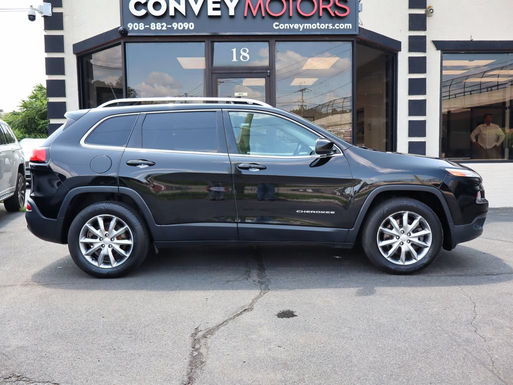 Used 2018 Jeep Cherokee Limited AWD/4WD image 7