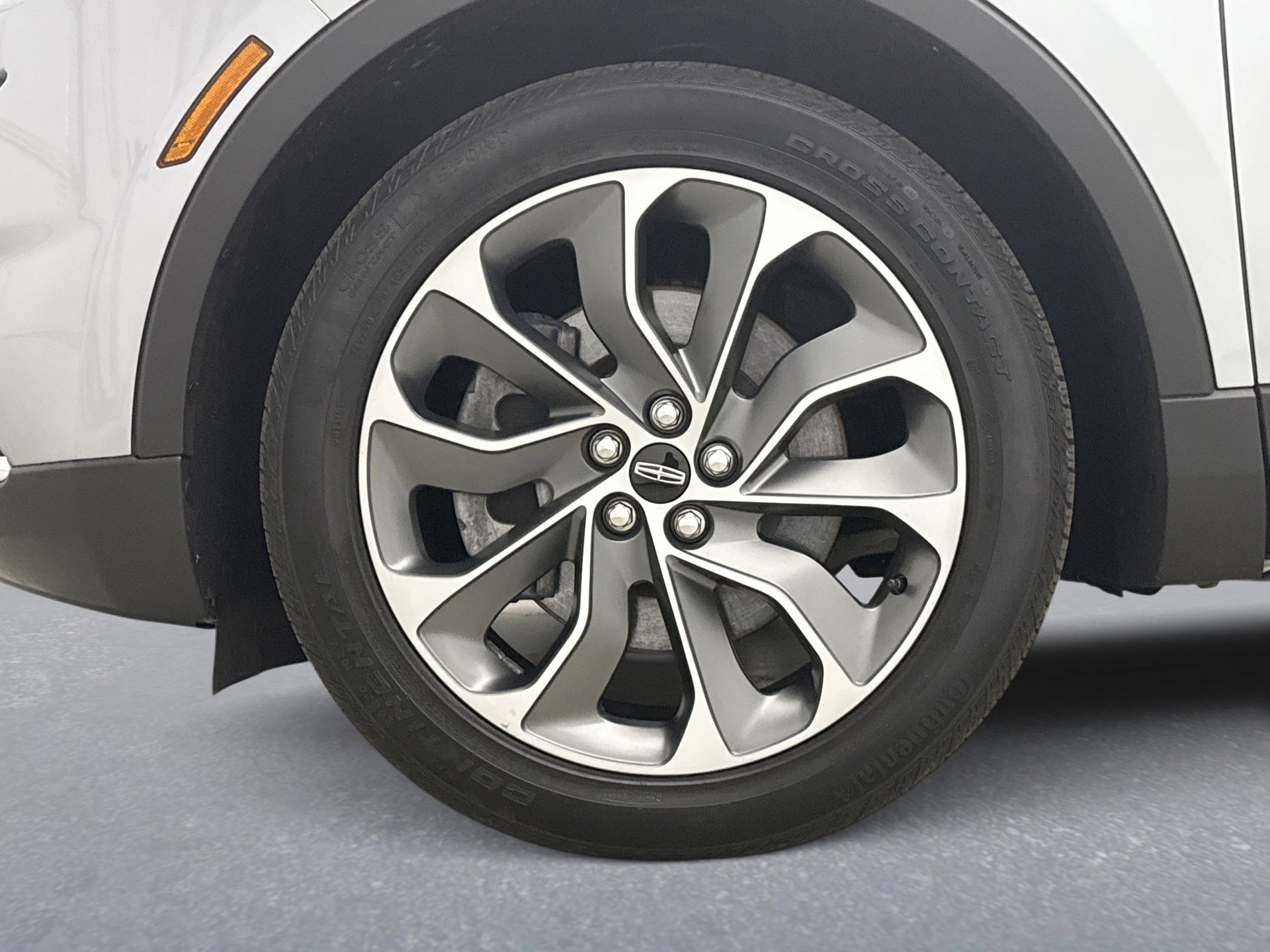 Used 2023 Lincoln Nautilus Reserve AWD/4WD image 27