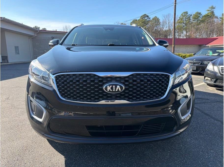 Used 2018 Kia Sorento LX image 2