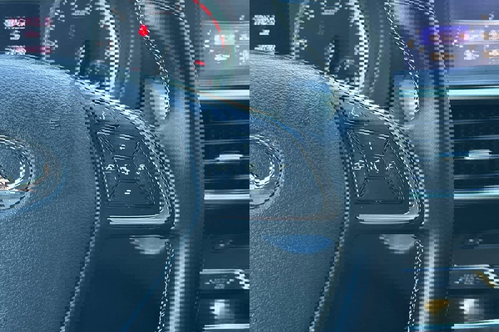 Used 2018 INFINITI QX30 Luxury image 27