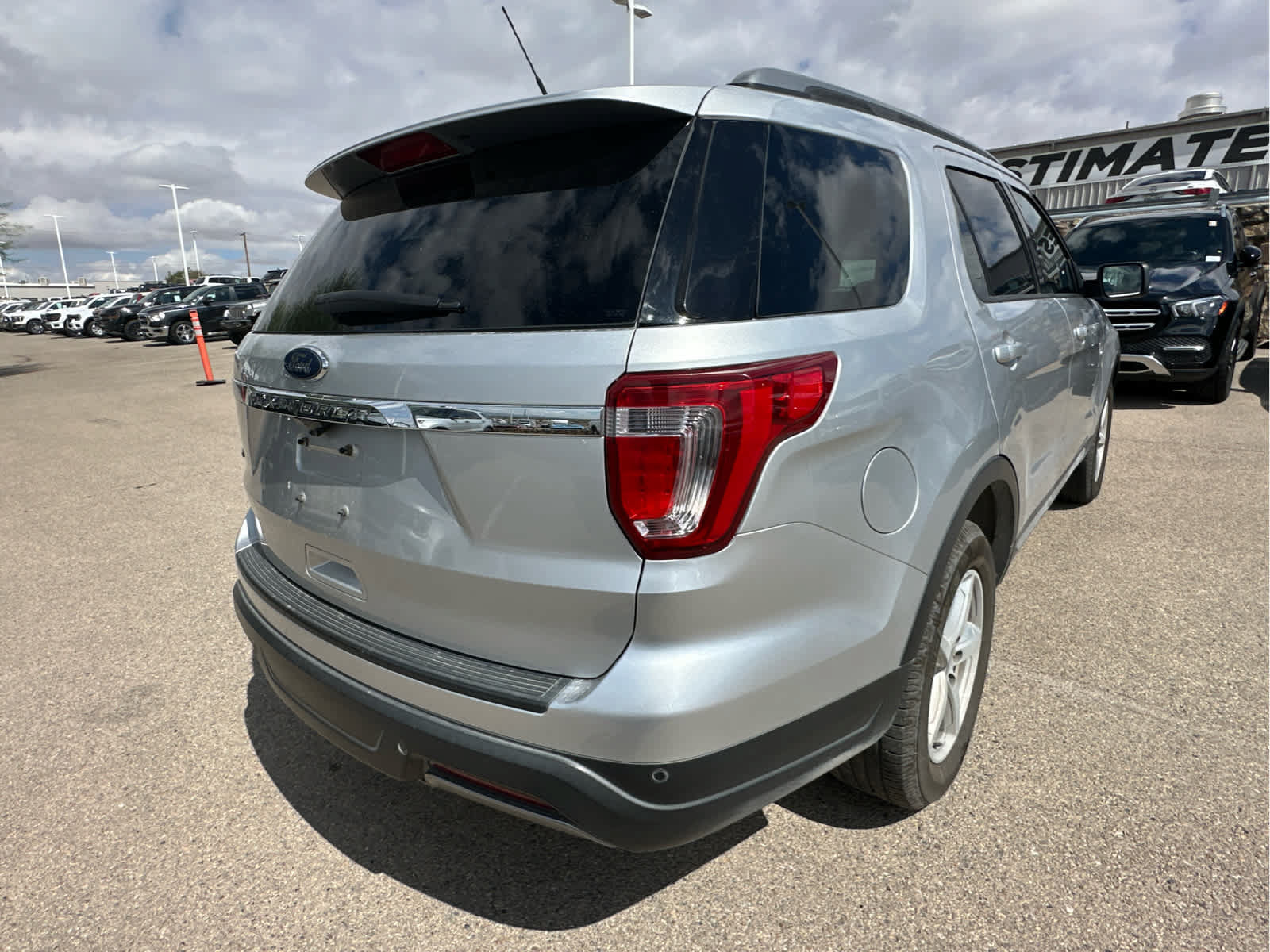 Used 2019 Ford Explorer XLT w/ Equipment Group 201A FWD image 43
