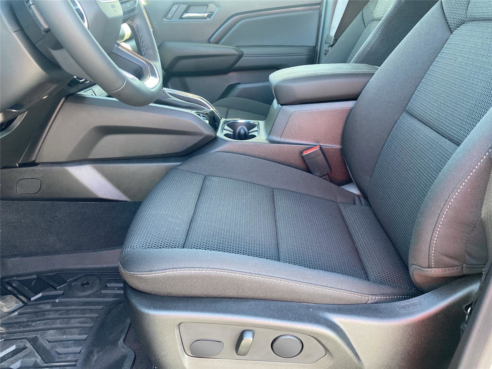 New 2026 GMC Canyon Elevation w/ Convenience Package image 18