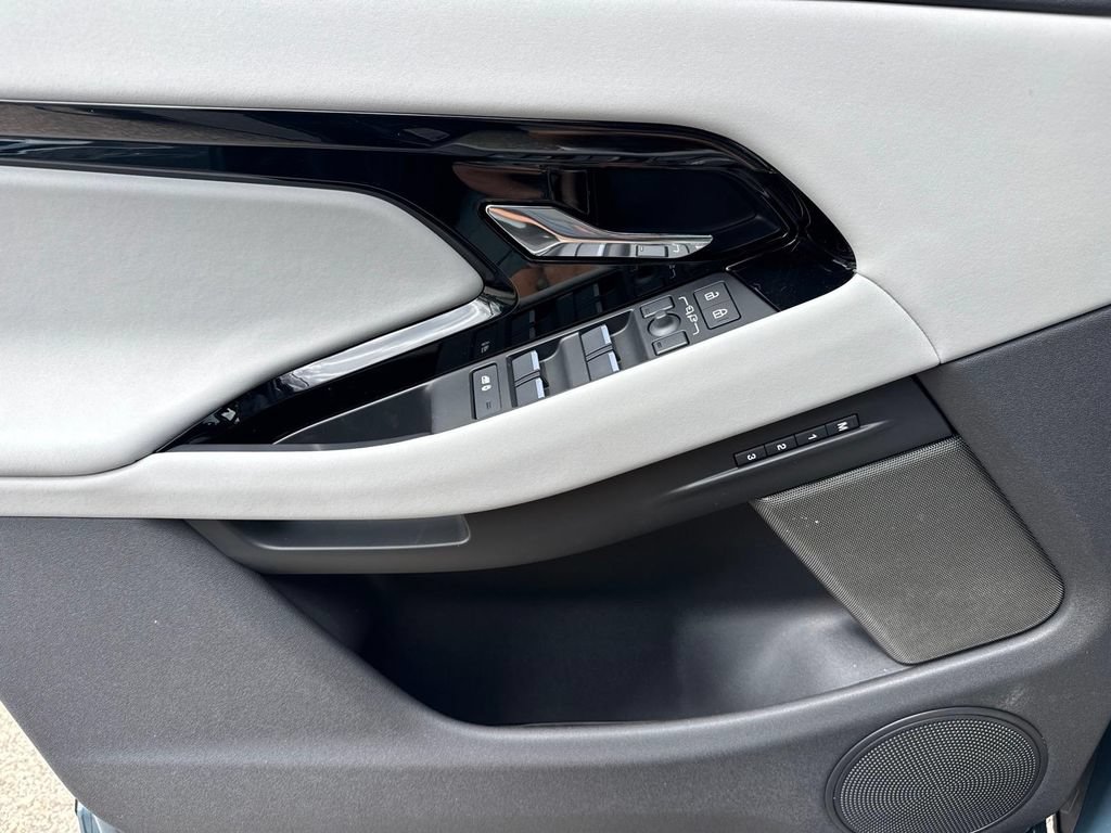 New 2026 Land Rover Range Rover Evoque Hoxton AWD/4WD image 14