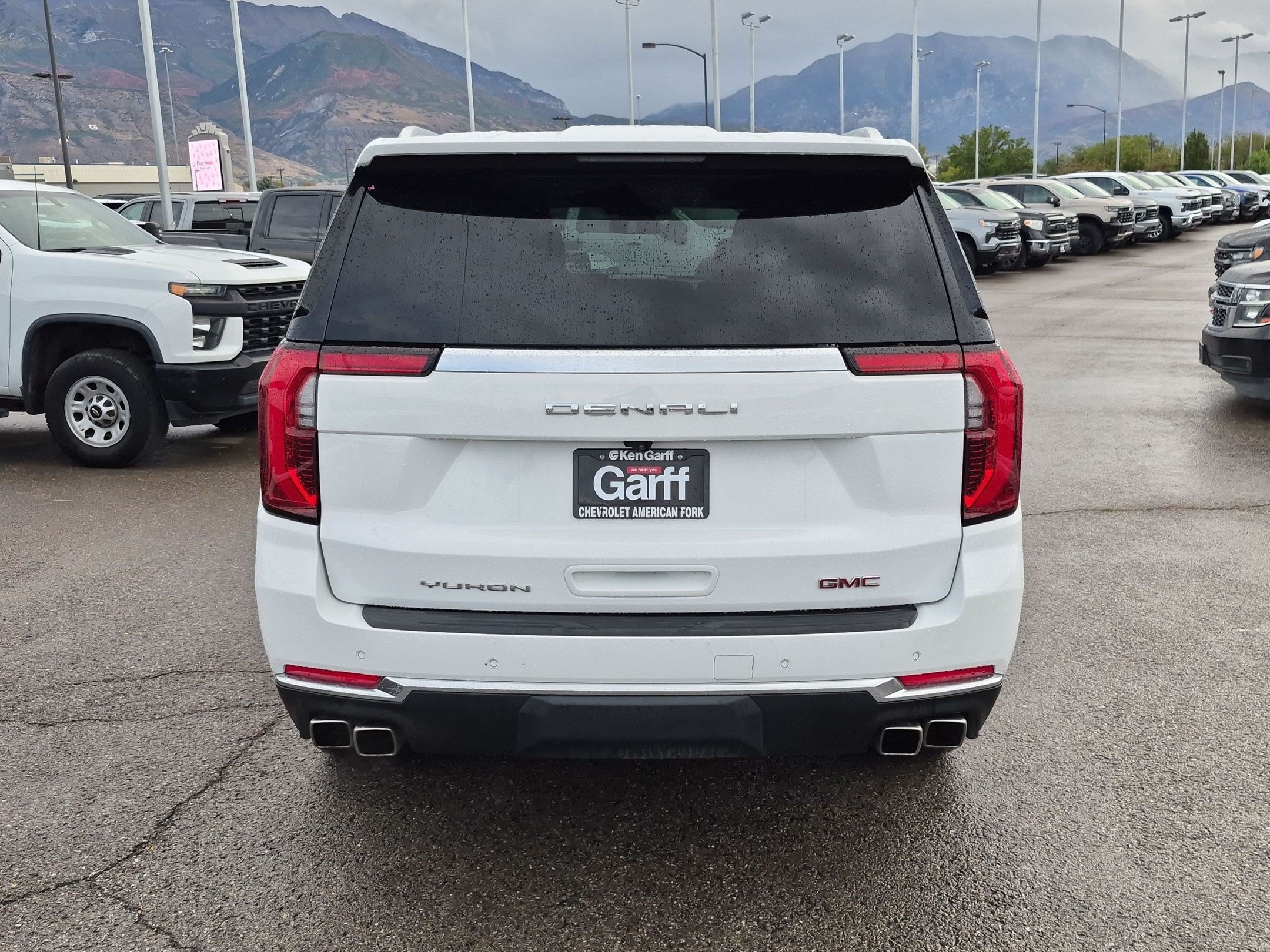 Used 2025 GMC Yukon XL Denali AWD/4WD image 4