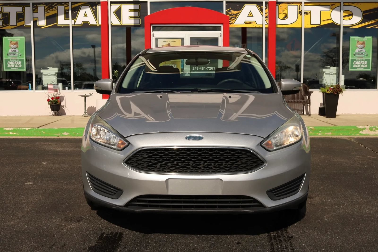 Used 2017 Ford Focus SE FWD image 2