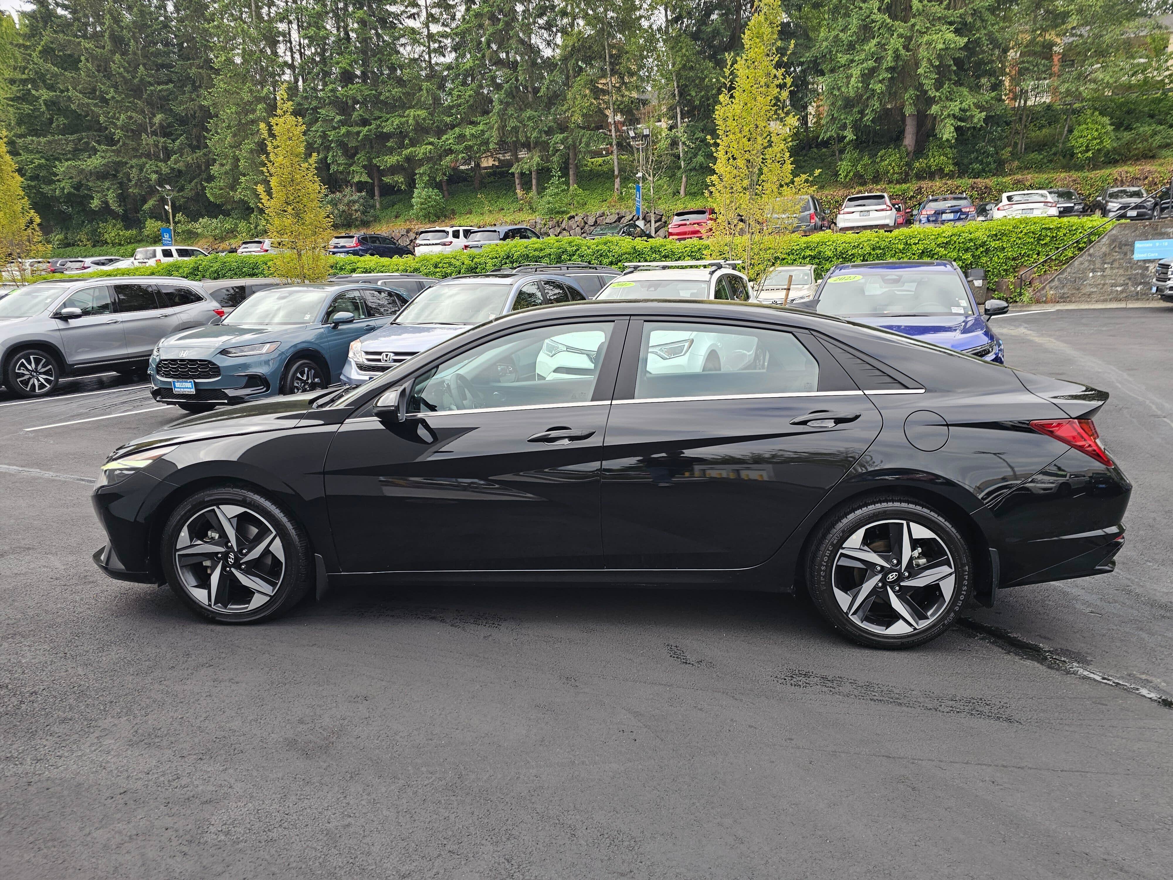 Used 2023 Hyundai Elantra Limited FWD image 4