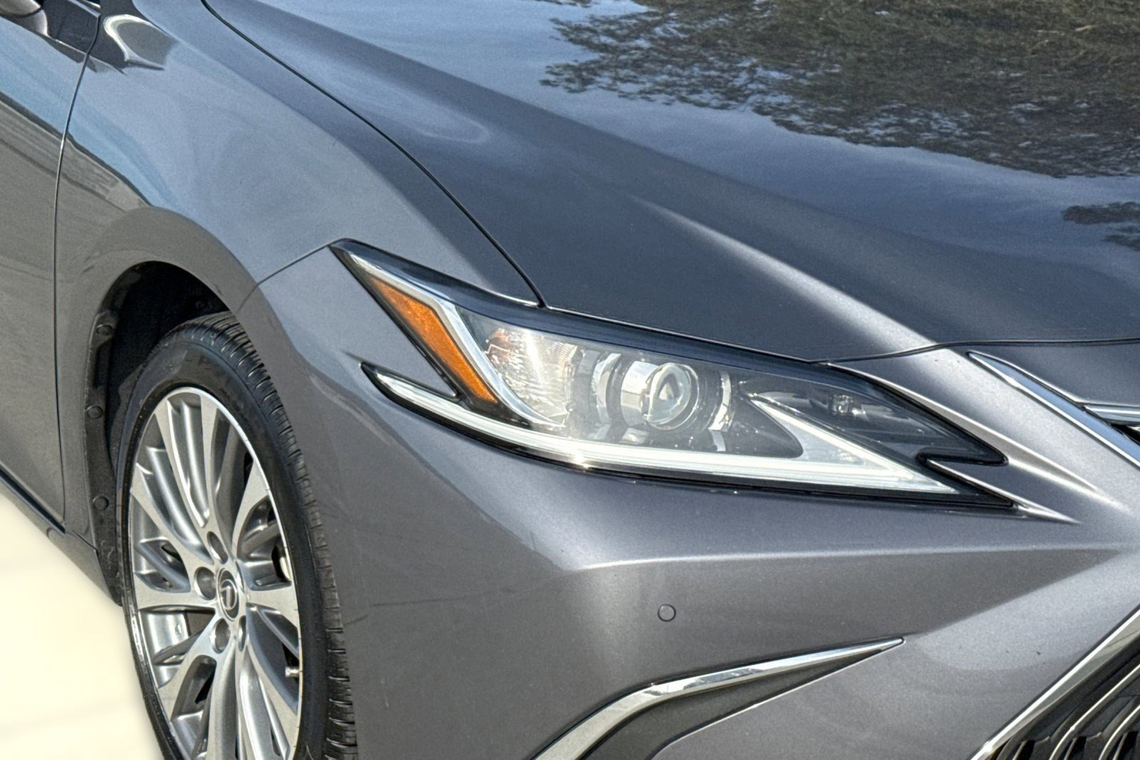 Used 2021 Lexus ES 300h w/ Premium Package image 10