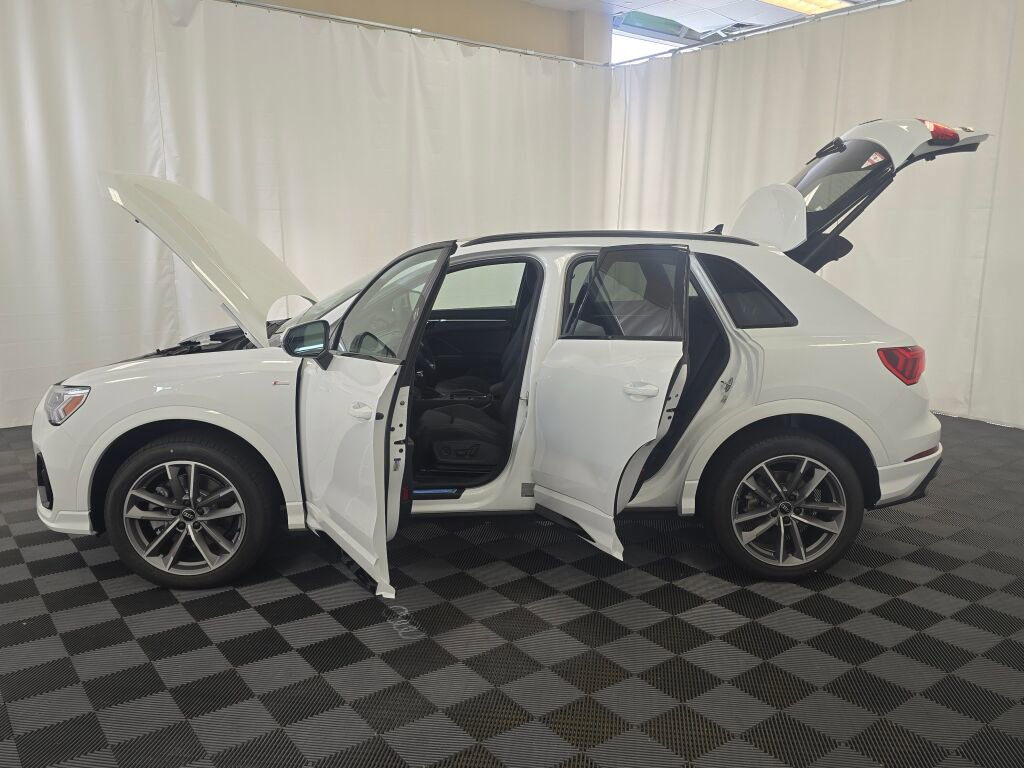 New 2025 Audi Q3 2.0T Premium image 12