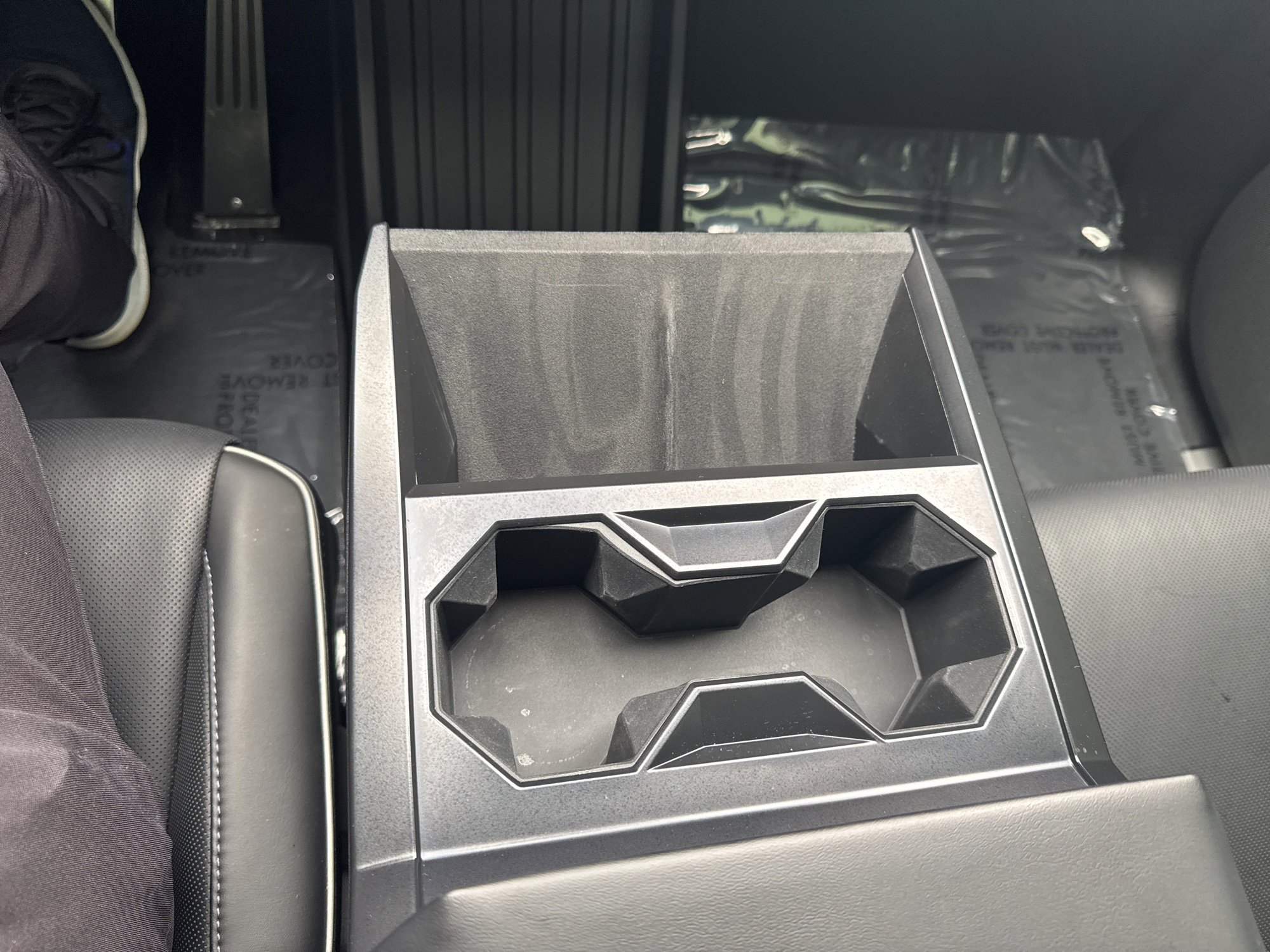 Used 2025 Tesla Cybertruck AWD Crew Cab image 21