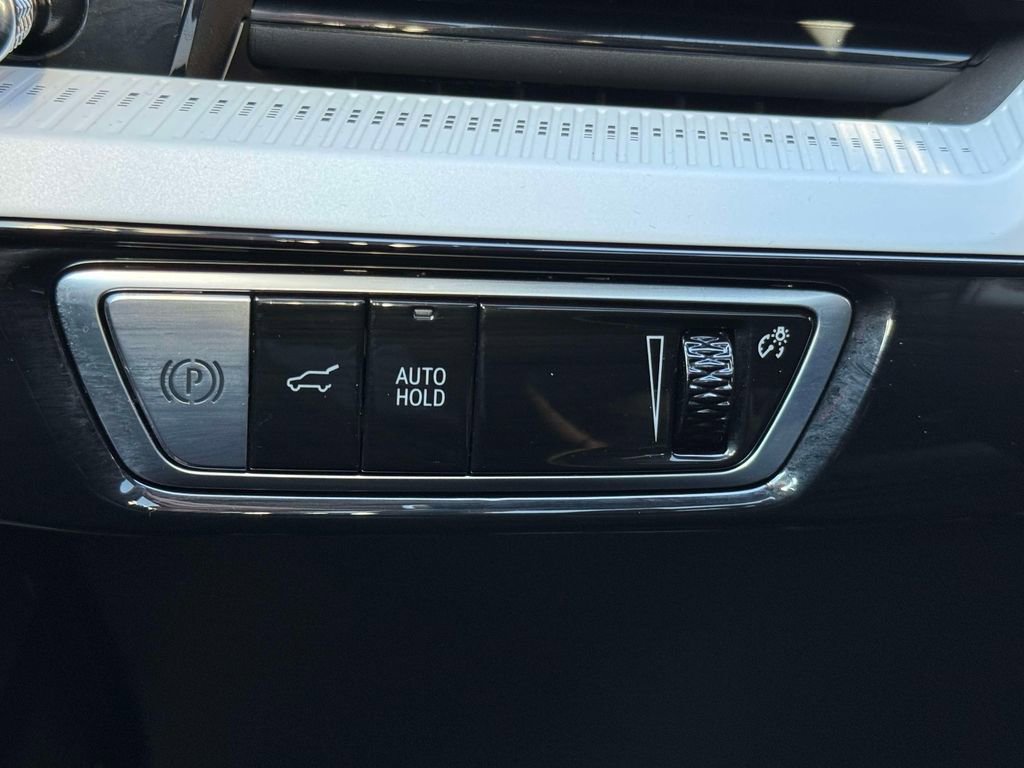 Used 2025 Cadillac Optiq Luxury 2 w/ LPO, Floor Liner Package AWD/4WD image 27