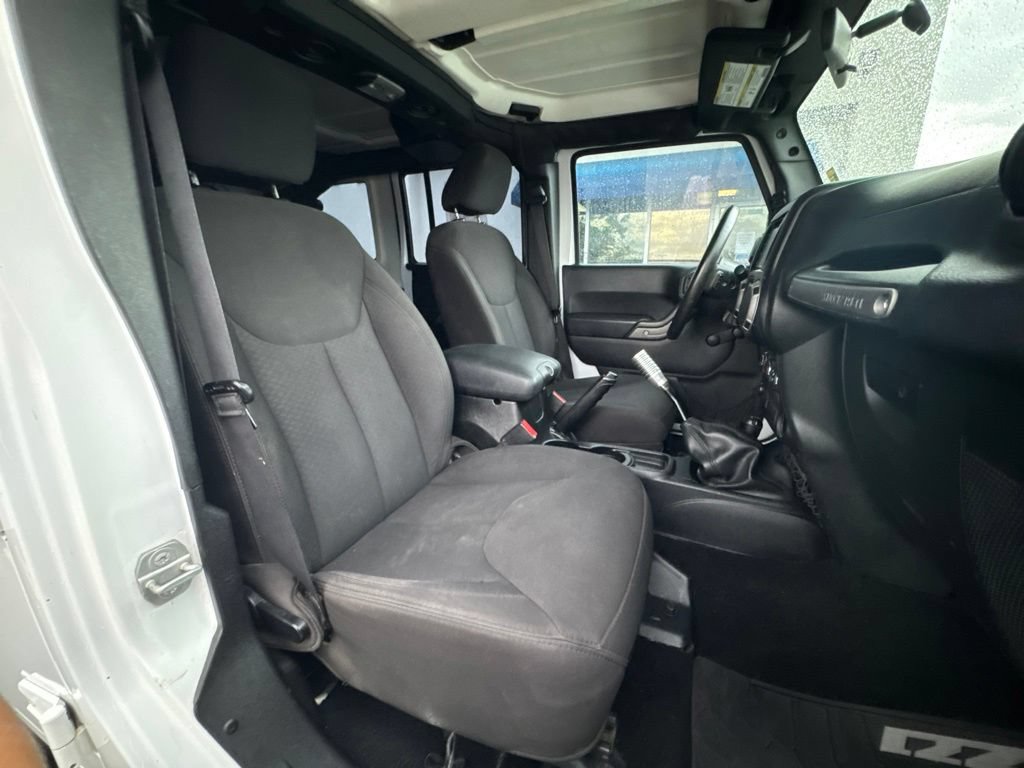 Used 2015 Jeep Wrangler Unlimited Sport AWD/4WD image 23
