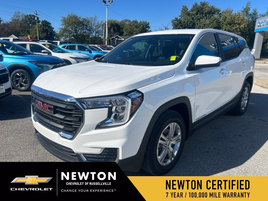 Used 2024 GMC Terrain SLE FWD image 3