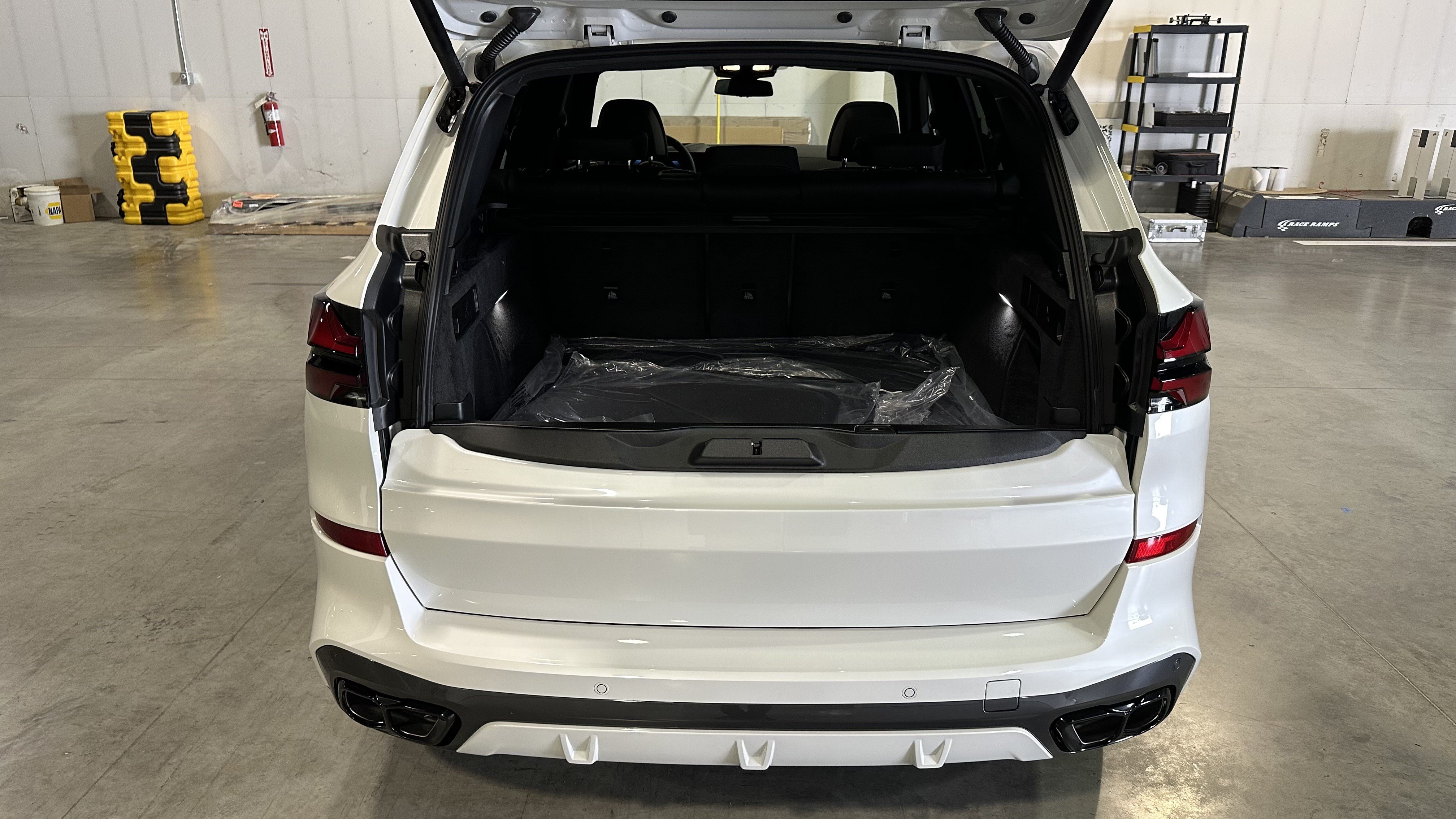New 2026 BMW X5 M60i AWD/4WD image 30