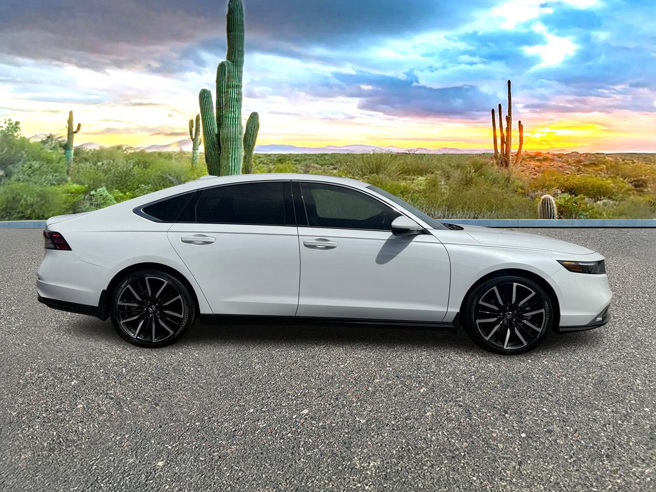 Used 2023 Honda Accord Touring image 3