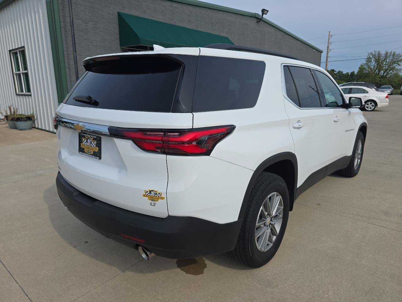 Used 2023 Chevrolet Traverse LT FWD image 5