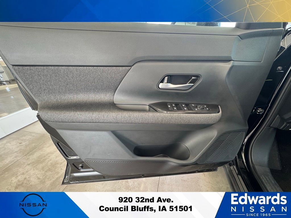 New 2025 Nissan Kicks SV w/ SV Premium Package AWD/4WD image 18