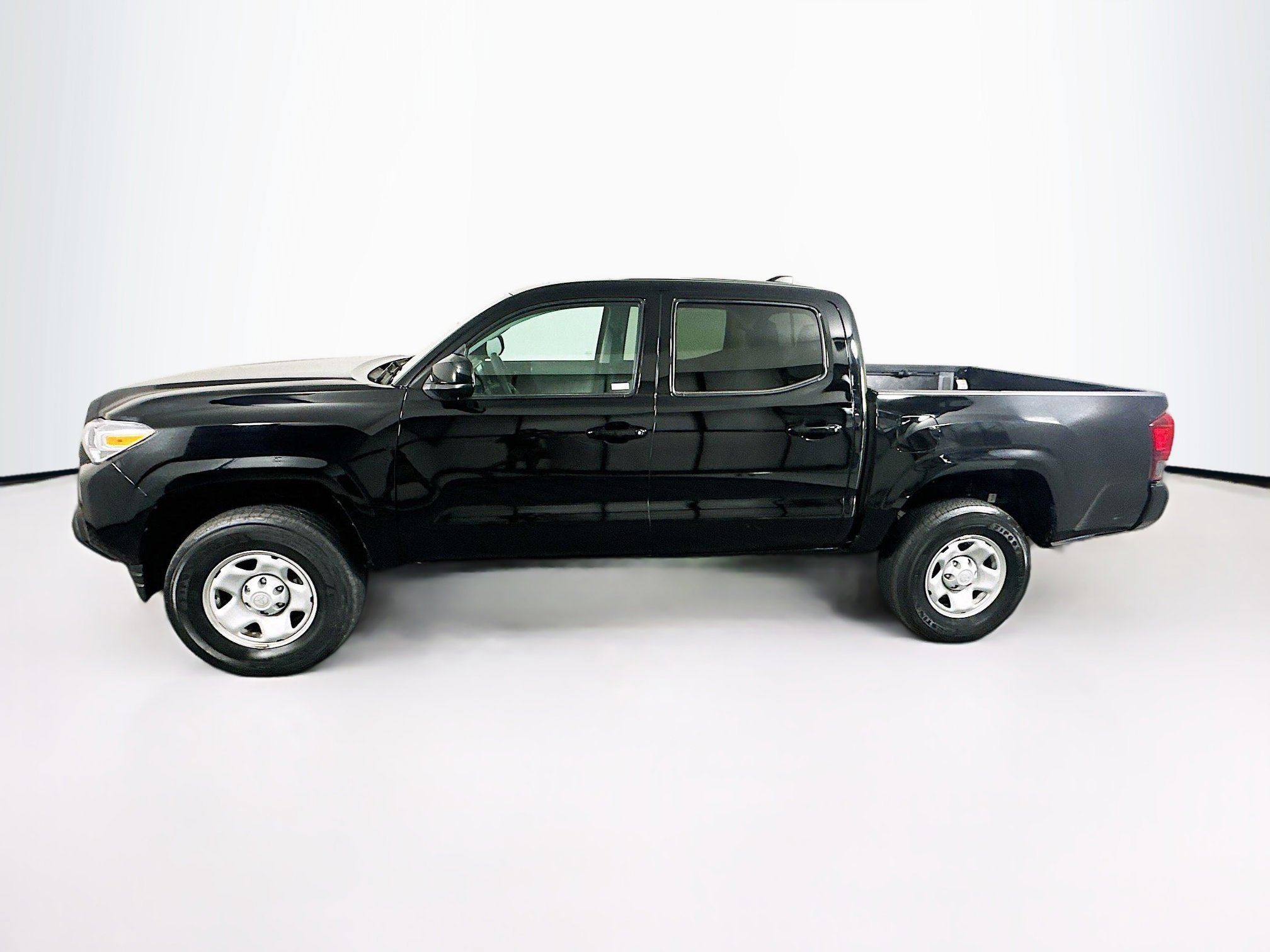 Used 2023 Toyota Tacoma SR w/ SR Convenience Package RWD image 4