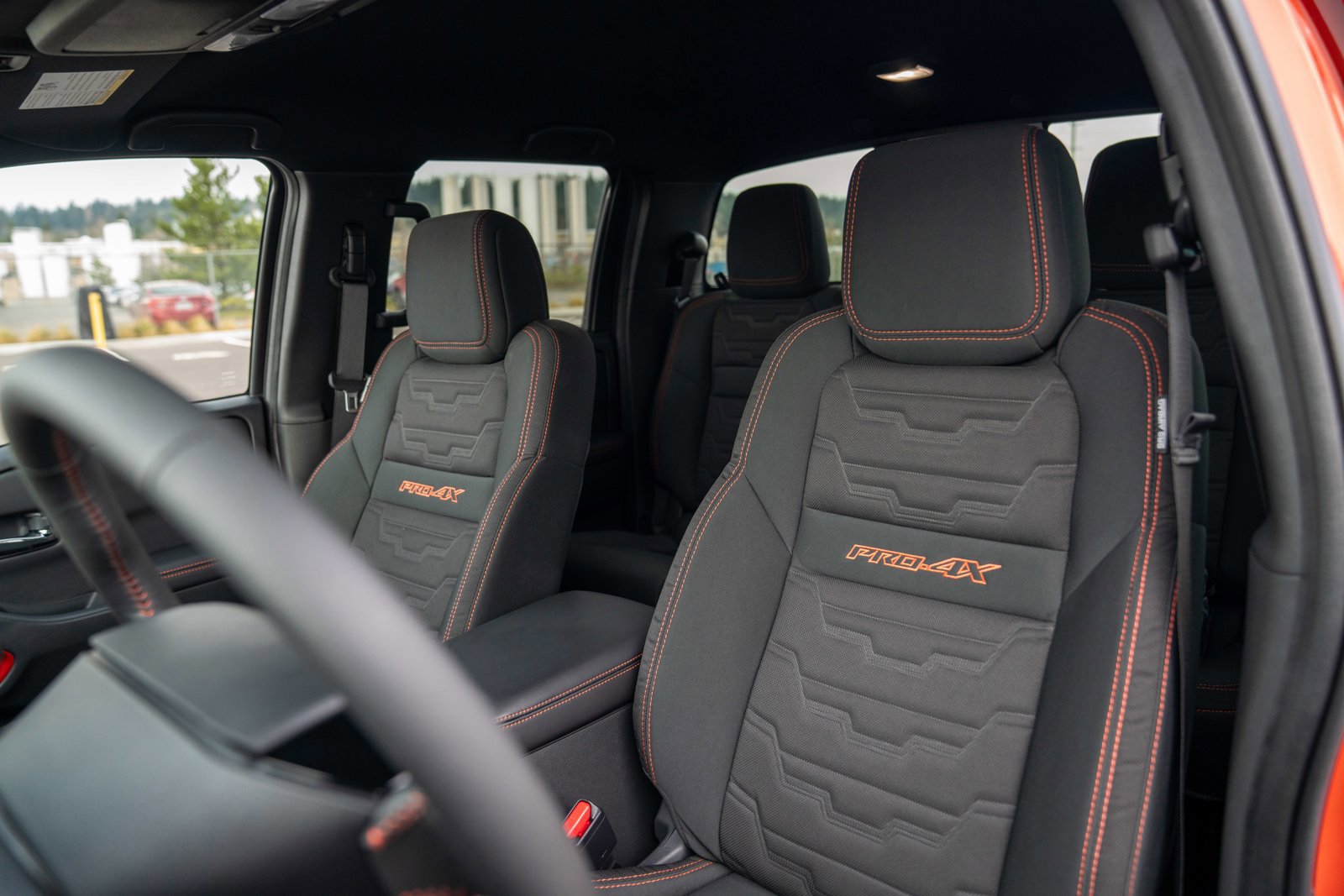 Used 2025 Nissan Frontier PRO-4X image 5