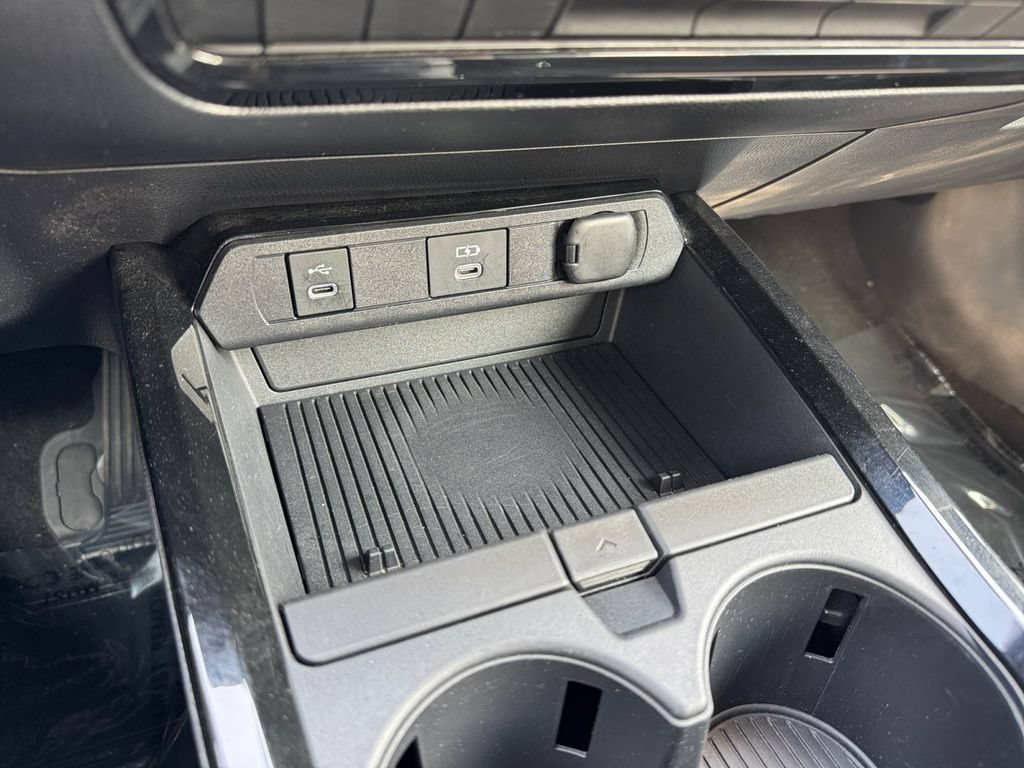 Certified 2024 Toyota Prius LE FWD image 24