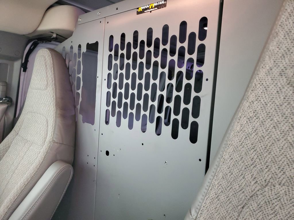 Used 2018 Chevrolet Express 2500 w/ Driver Convenience Package image 17