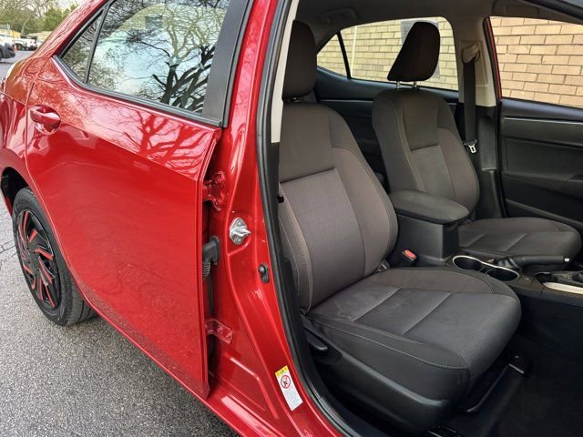 Used 2018 Toyota Corolla LE FWD image 9