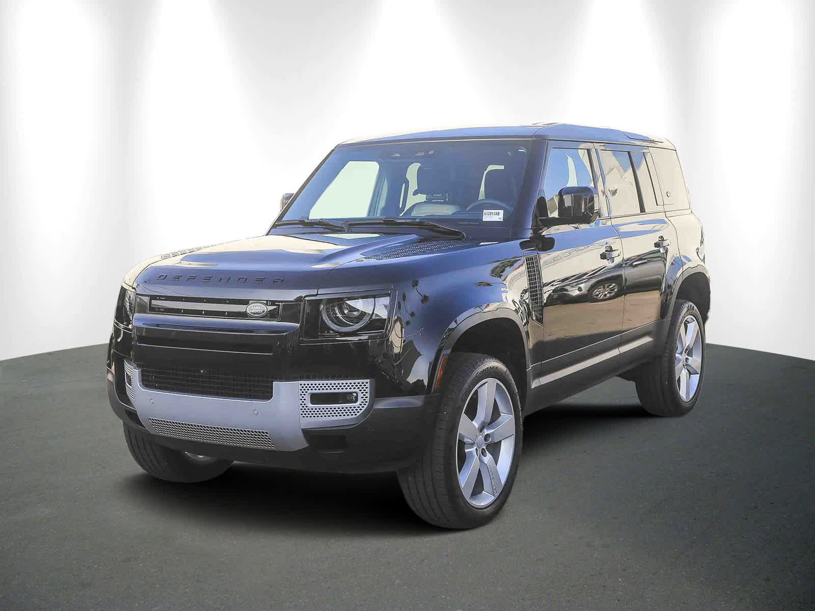 Used 2024 Land Rover Defender 110 SE image 3