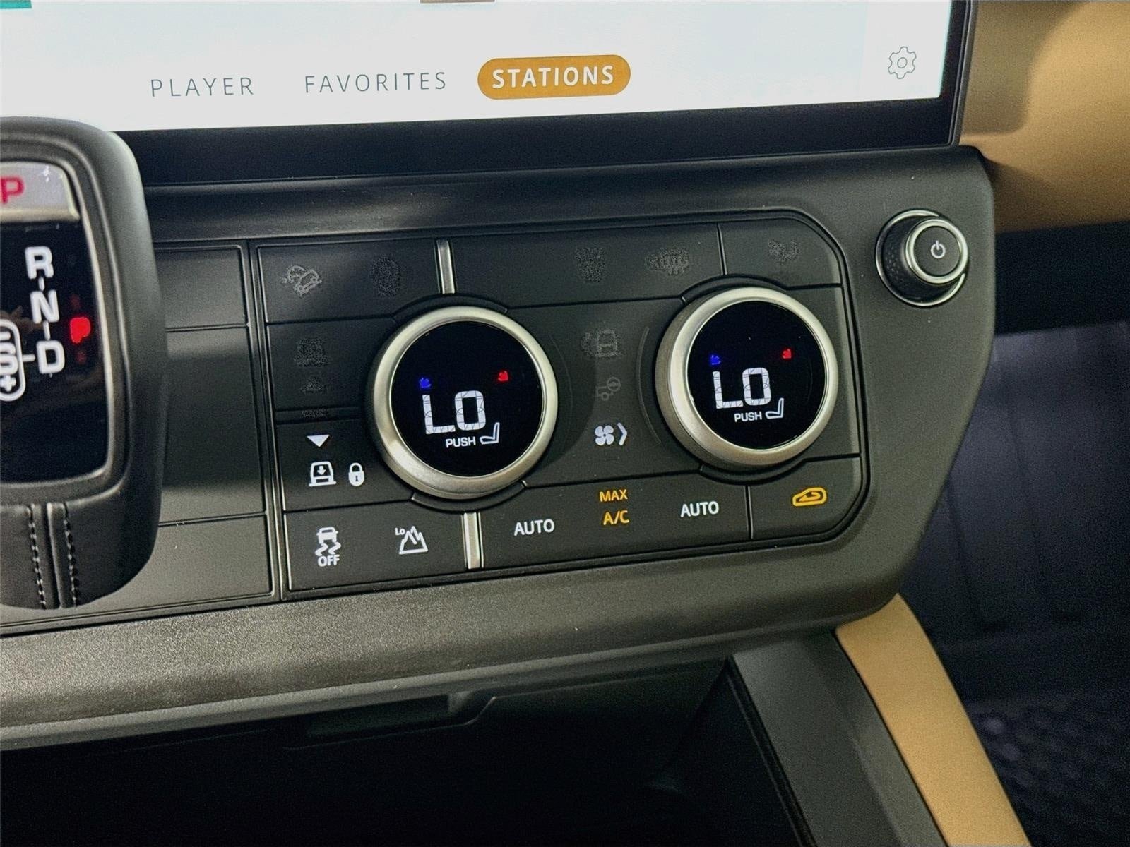 New 2026 Land Rover Defender 110 X-Dynamic SE AWD/4WD image 18