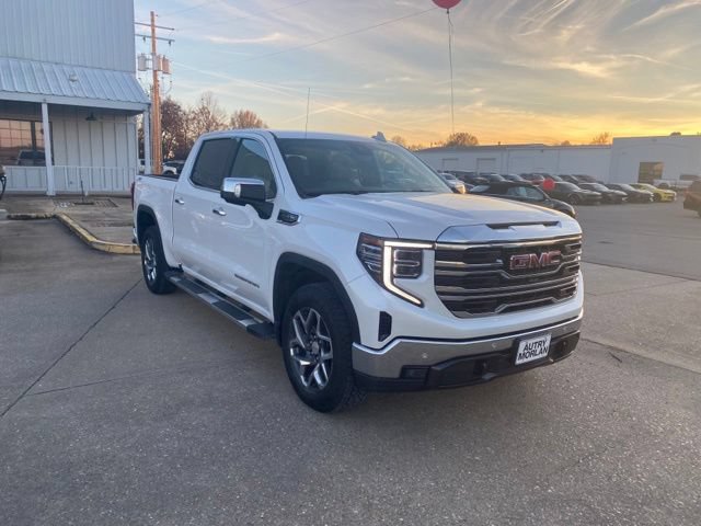 Used 2023 GMC Sierra 1500 SLT w/ SLT Premium Plus Package AWD/4WD image 8