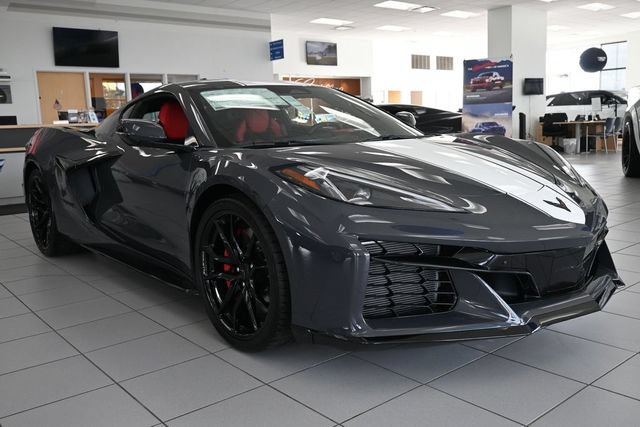 New 2027 Chevrolet Corvette Grand Sport w/ Z52 Sport Performance Package RWD image 2