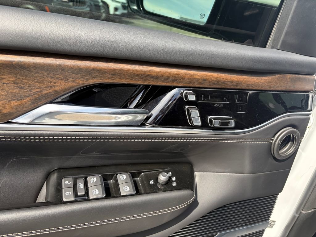 Used 2022 Jeep Grand Wagoneer Series II w/ Convenience Group III AWD/4WD image 15