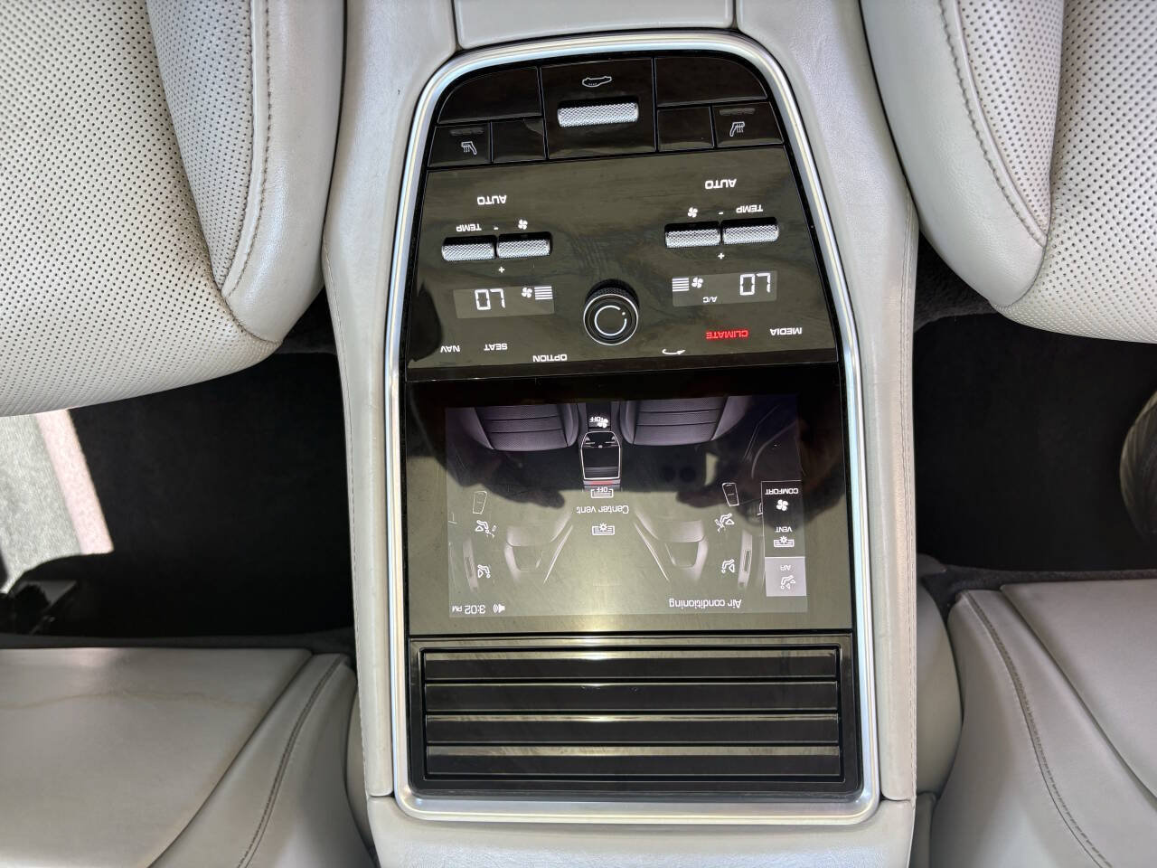 Used 2017 Porsche Panamera 4S AWD/4WD image 25