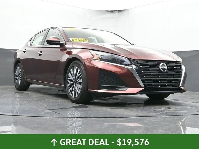 Used 2023 Nissan Altima 2.5 SV FWD image 44