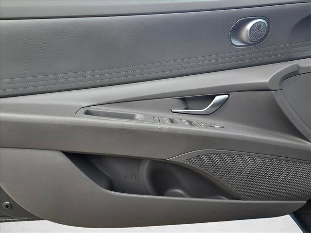 Used 2024 Hyundai Elantra SEL FWD image 11