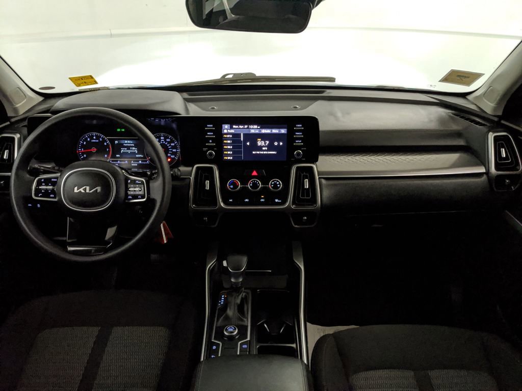 Used 2023 Kia Sorento LX FWD image 7