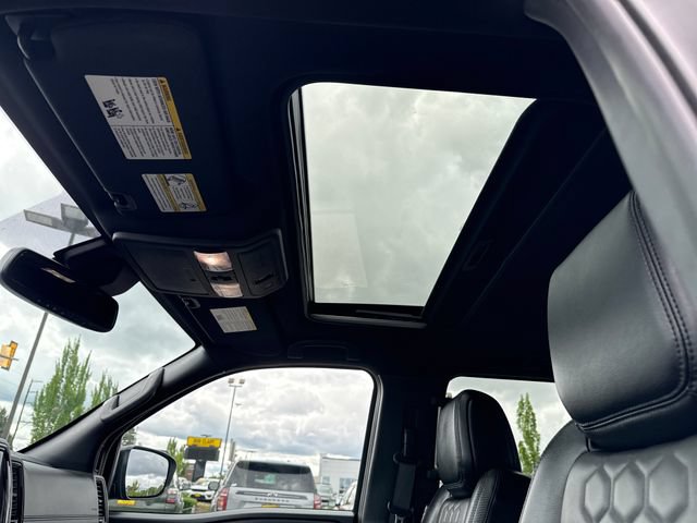 Used 2022 Nissan Frontier PRO-4X w/ Pro-4X Premium Package AWD/4WD image 27