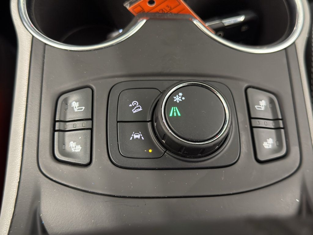 Used 2023 GMC Terrain SLE w/ Driver Convenience Package FWD image 31