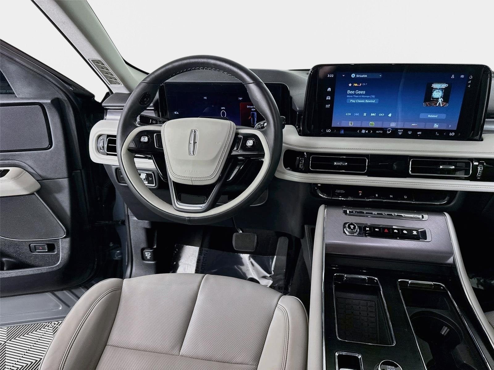 Used 2025 Lincoln Aviator AWD w/ Equipment Group 101A image 26
