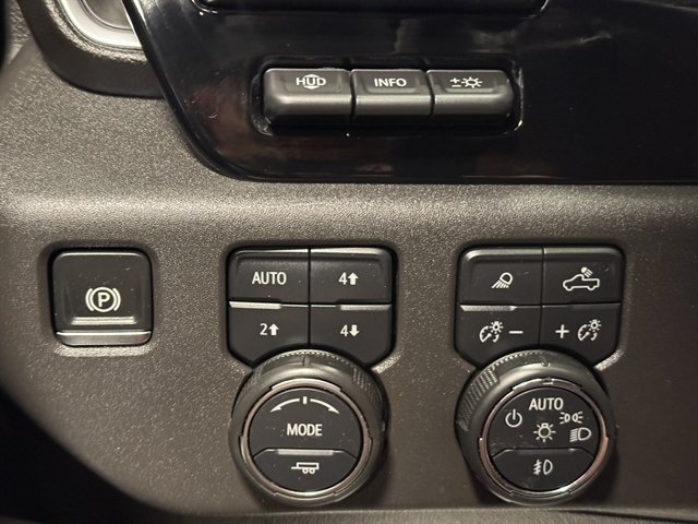 Used 2025 Chevrolet Silverado 1500 High Country w/ Technology Package AWD/4WD image 29