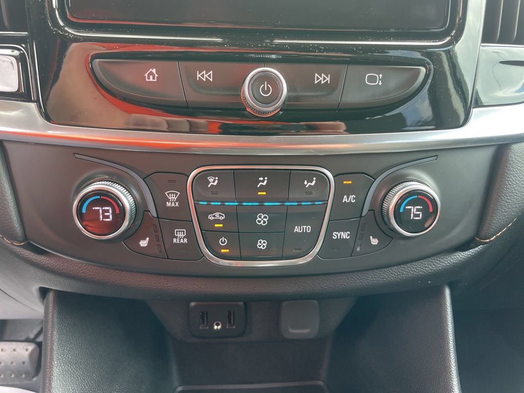Used 2019 Chevrolet Traverse LT FWD image 35