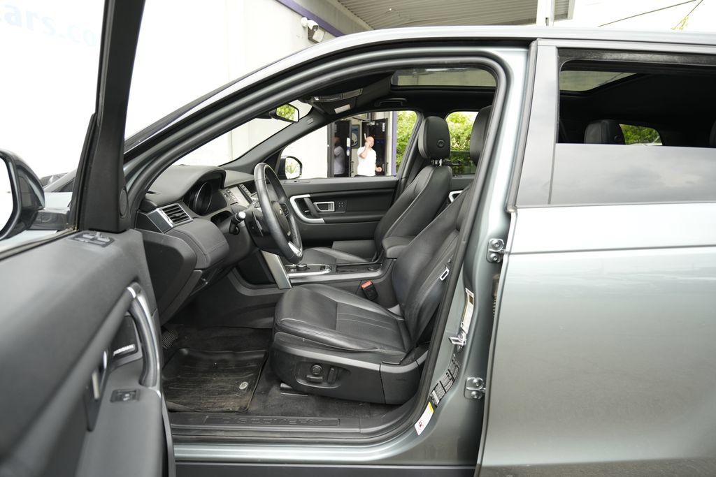 Used 2019 Land Rover Discovery Sport AWD/4WD image 17