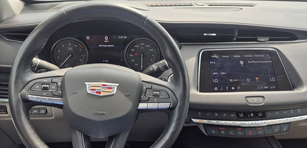 Used 2022 Cadillac XT4 Premium Luxury w/ Technology Package AWD/4WD image 11