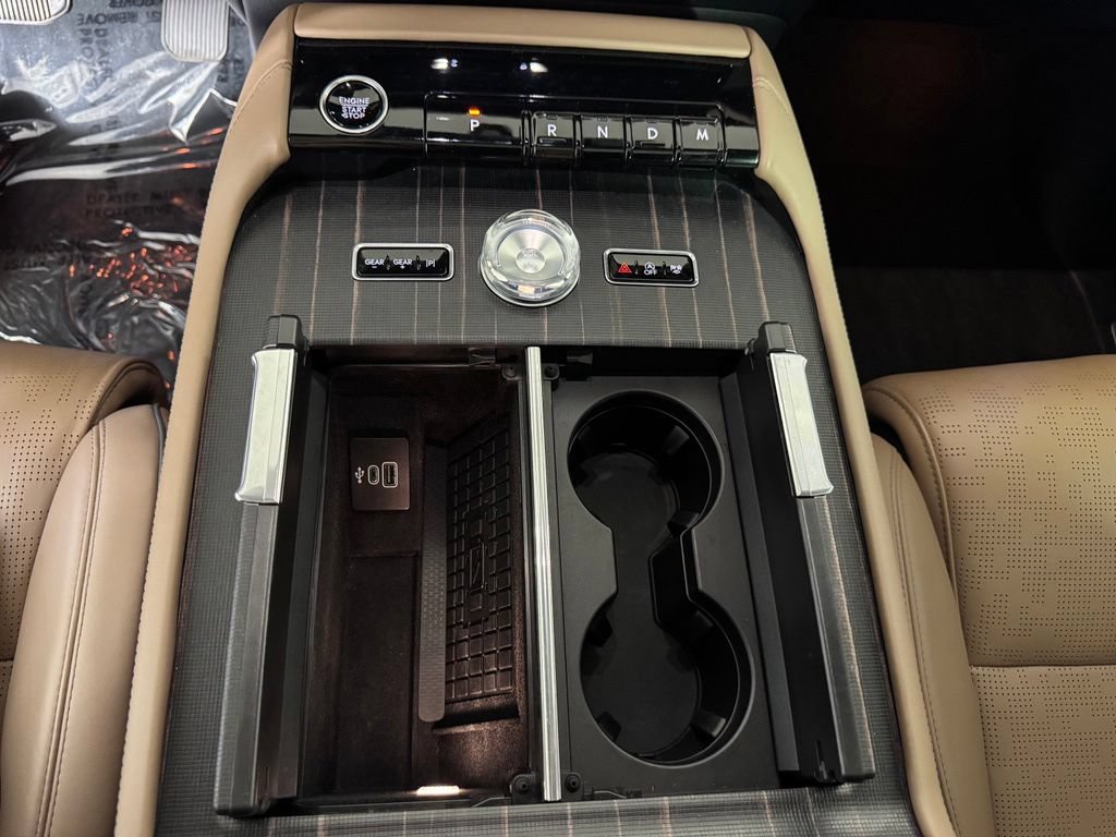 Certified 2025 Lincoln Navigator Black Label AWD/4WD image 32