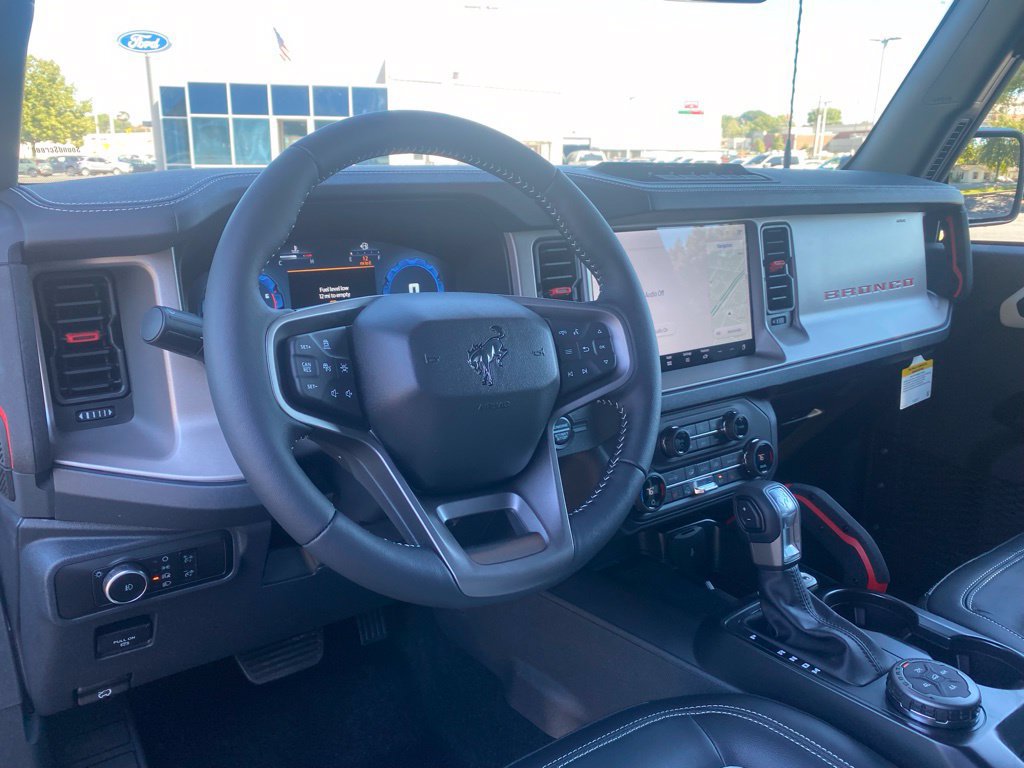 New 2026 Ford Bronco Outer Banks w/ Sasquatch Package AWD/4WD image 25