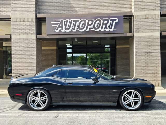 Used 2015 Dodge Challenger R/T Plus RWD image 4