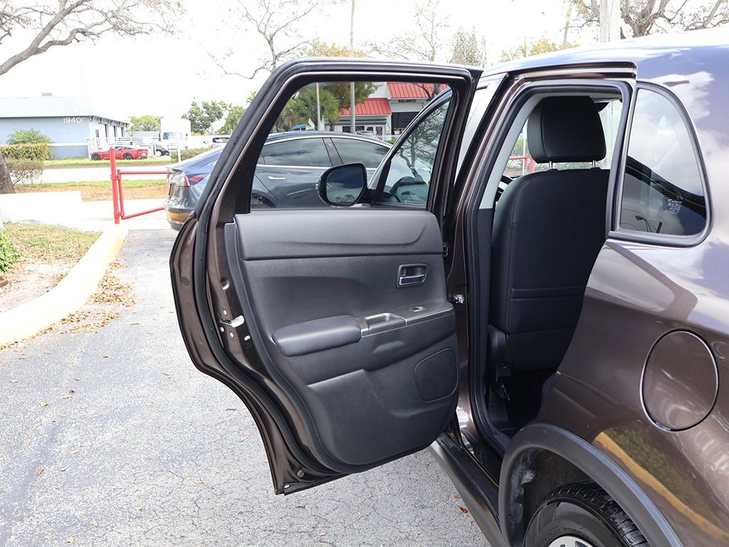 Used 2024 Mitsubishi Outlander Sport SE image 21
