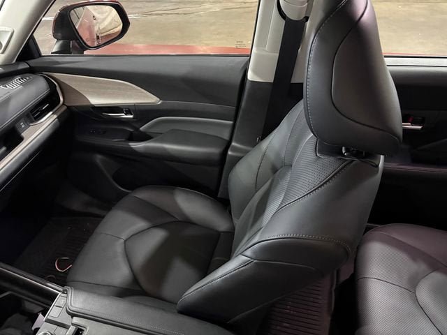 Certified 2025 Toyota Grand Highlander AWD image 32