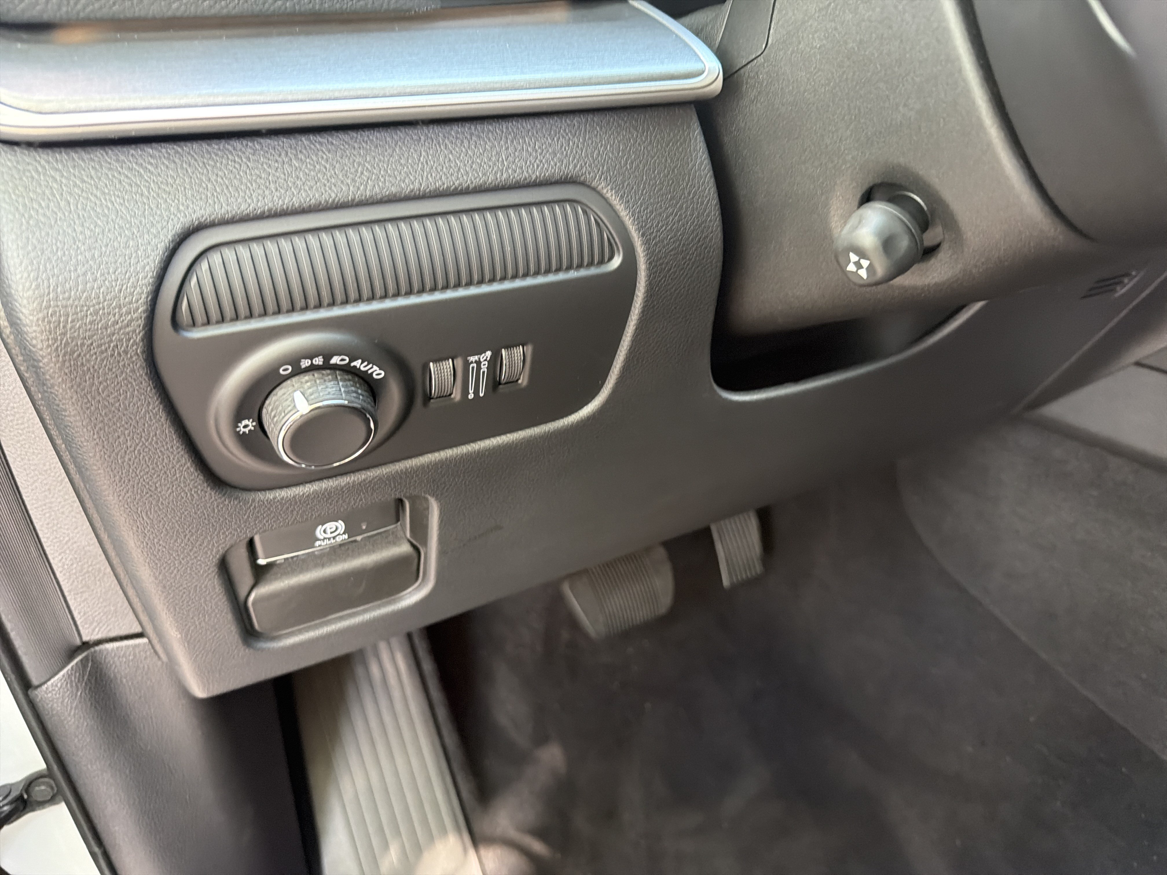 New 2026 Jeep Grand Wagoneer L 4WD w/ 8-Passenger Seating Package image 24